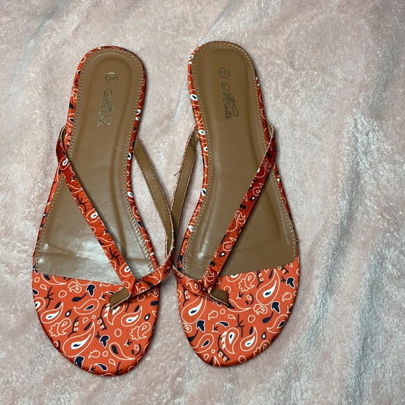 Sandals - Picture 2 of 2